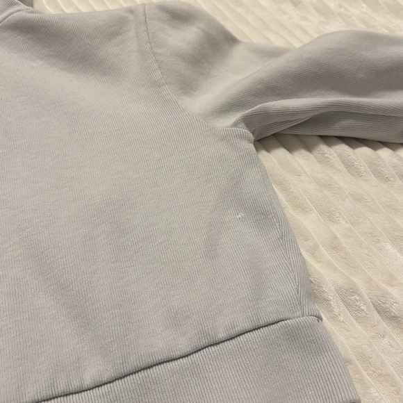 Brandy Melville cropped zip up - Picture 5 of 5